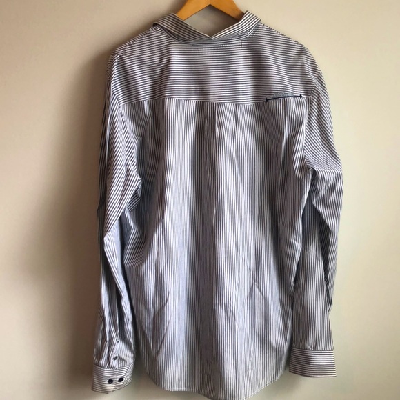 Mens Hurley Button Up. Size XL - Picture 7 of 7